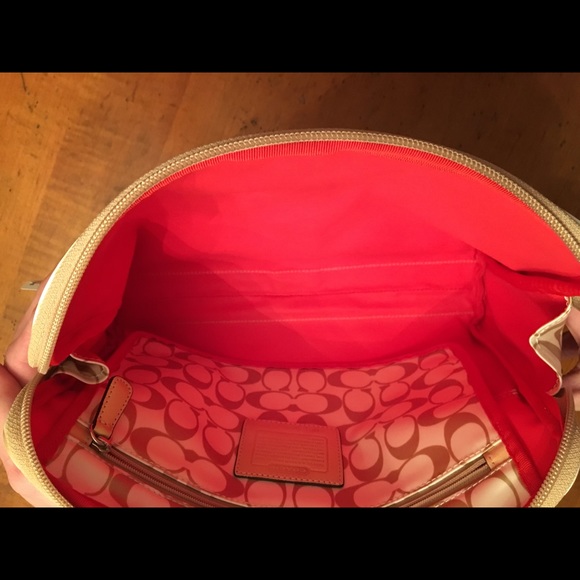 Coach - Picture 7 of 8